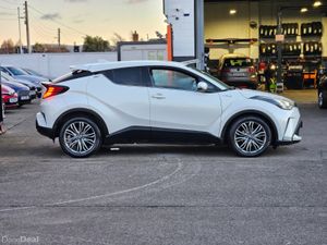 221 Toyota C-HR1.8  Hybrid SOL - Image 3