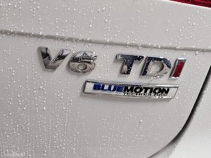 15 VOLKSWAGEN TOUAREG R-LINE 5 SEATER - Image 2