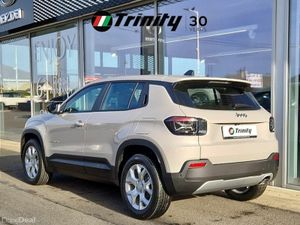 Jeep Avenger ** ALTITUDE 1.2 100BHP ** EUROPEAN CA - Image 3