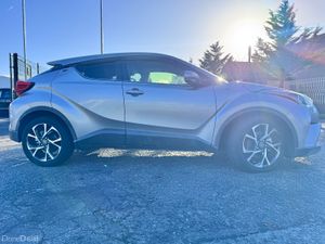 TOYOTA C-HR 2017 Hybrid - Image 4