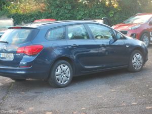 Opel Astra 2011 1.3 CDTI - Image 4