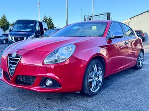 ALFA ROMEO 2015 Red - Image 2