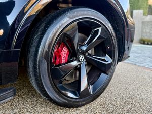 Bentley Bentayga V6 First Edition Hybrid - Image 3