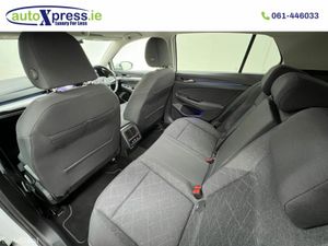 Volkswagen Golf 1.0 ETSI Automatic - Image 4