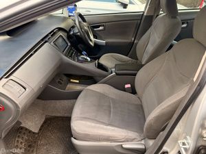 Toyota Prius 2011 comes with FRESH NCT - Image 4