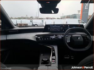 Peugeot 5008 1.2 MHEV 145bhp E-DCS6 Allure - Image 4