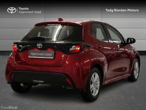 Toyota Yaris 1.0 LUNA - Image 2
