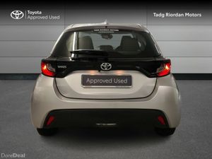 Toyota Yaris 1.0 LUNA - Image 4