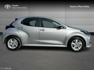 Toyota Yaris YARIS 1.5 HYBRID LUNA - Image 3