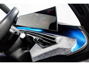 Peugeot 5008 GT Hybrid Auto 145HP - Image 3