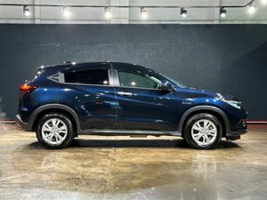 Honda Vezel HYBRID 1.5L AUTOMATIC - CRUISE CONTROL - Image 3