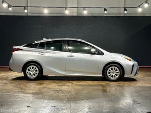Toyota Prius HYBRID 1.8L AUTOMATIC - REVERSE CAMER - Image 3