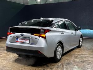 Toyota Prius HYBRID 1.8L AUTOMATIC - REVERSE CAMER - Image 4