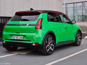 Renault 5 Techno 52kWh 150hp,  2 Tone Roof - Image 4