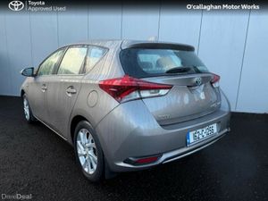 Toyota Auris 1.8 HYBRID LUNA 4DR AUTO - Image 3