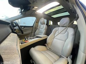 Volvo XC60 T6 PLUS DARK AWD 2.0 HYBRID ** HIGH SPE - Image 2