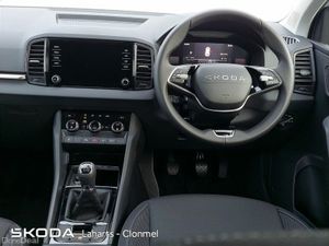 Skoda Karoq SELECTION 2.0TDI 115HP EX DEMO MASSIVE - Image 2