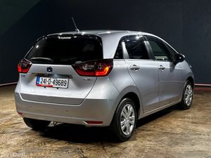 Honda Fit VERY LOW MILEAGE - E-HEV - REVERSE CAMER - Image 4