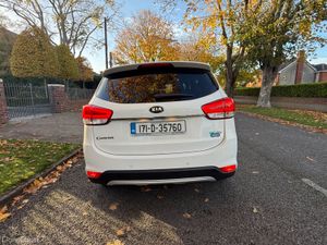 Stunning Kia Carens 7 Seater. 2-year Warranty. - Image 4
