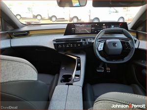 Peugeot 5008 TOP SPEC ! BEV 73kwh 210hp GT ! - Image 4