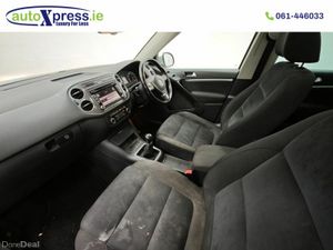 Volkswagen Tiguan Sport 2.0 TDI Panoramic roof - Image 4
