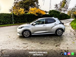 2021 Toyota Yaris 1.5 Petrol Hybrid Automatic Luna - Image 4