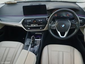 BMW 5-Series 520d SE (MHT) - Image 4