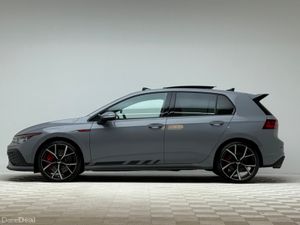 Volkswagen Golf GTI CLUBSPORT 2.0 TSI 300HP *PAN R - Image 4