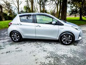 2019 Toyota Yaris 1.5 Petrol Hybrid Automatic - Image 3