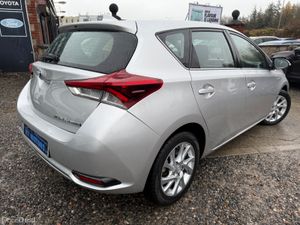 2016 Toyota Auris 1.8 LUNA HYBRID AUTO - Image 4