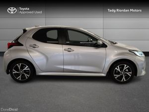 Toyota Yaris HYBRID L-SPORT - Image 3