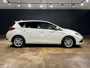 Toyota Auris HYBRID 1.8L AUTOMATIC - FACTORY ALLOY - Image 3