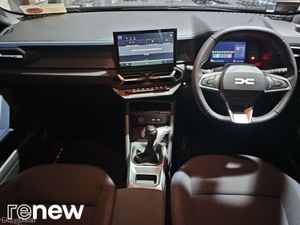 Dacia Duster JOURNEY 1.2 TCE 130 BHP 5DR *DEMO MOD - Image 2