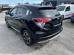 2015 Honda Vezel 1.5LHybrid Beige Leather Interior - Image 3