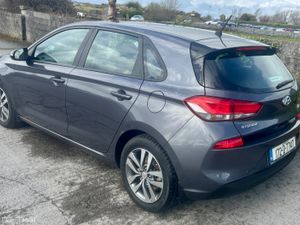 2017 Hyundai i30 1.4L Petrol Delux Low KMS - Image 4