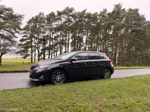 Toyota Auris 2015 1.4 Diesel - Image 3