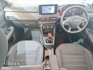 Dacia Sandero Expression TCe 90 5Sp GSR2 - Image 2