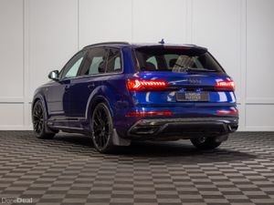 2023 Audi Q7 S-Line 60 TFSIe Competition - Image 4