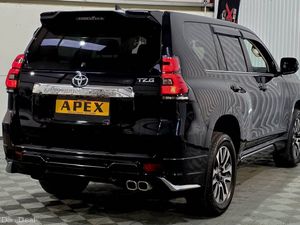 Toyota Land Cruiser 2023 diesel 7 seater VAT Q 185 - Image 4