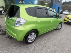 2012 Honda Fit Hybrid automatic - Image 4