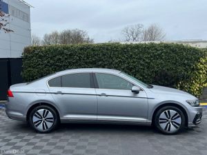 Volkswagen Passat GTE 1.4 HYBRID // LEATHER INTERI - Image 2