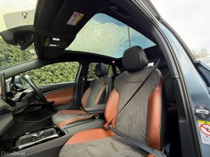 Volkswagen ID.4 PRO FAMILY 72KWH // PAN ROOF // 19 - Image 2