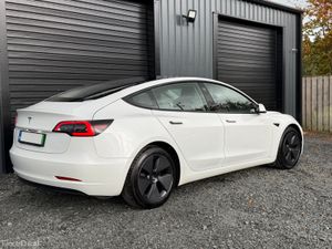 211 Tesla Model 3 Standard Plus - Image 2