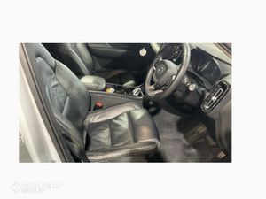 Volvo XC40 Estate Inscription Pro - Image 4