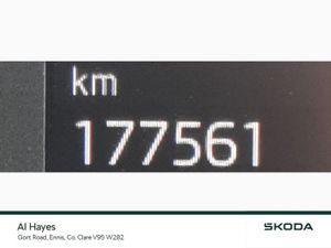 Skoda Superb **BLACK PACK EDITION**SUPERB SPT 2.0T - Image 4