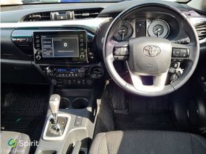 Toyota Hilux 2.8 SR5  AUTO - Image 4