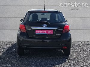 Toyota Yaris Hybrid Luxury - Image 4