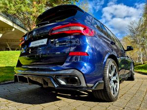 BMW X5 45e XDRIVE M-SPORT // SKYLOUNGE SUNROOF - Image 4