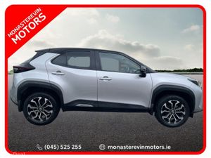 Toyota Yaris CR CROSS LUNA SPORT 4DR AUTO - Image 3