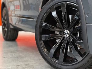 Volkswagen Tiguan BLACK EDITION TSI DSG #62 - Image 4